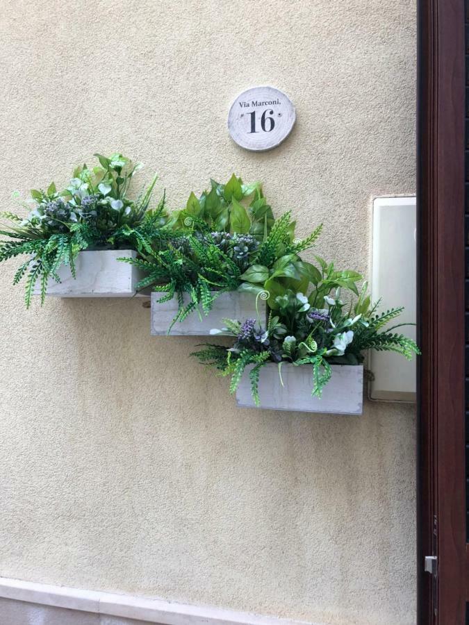 Corte Bianca 莫诺波利 外观 照片